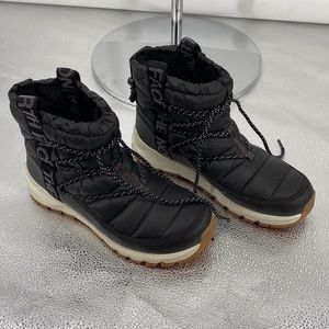 The North Face Womens boots like new